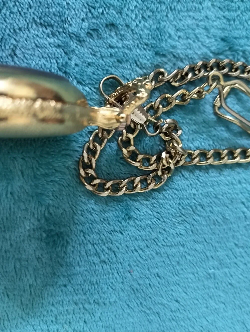 Riviera Gold Tone Wolf Portrait Pocket Watch Fob Chain 14